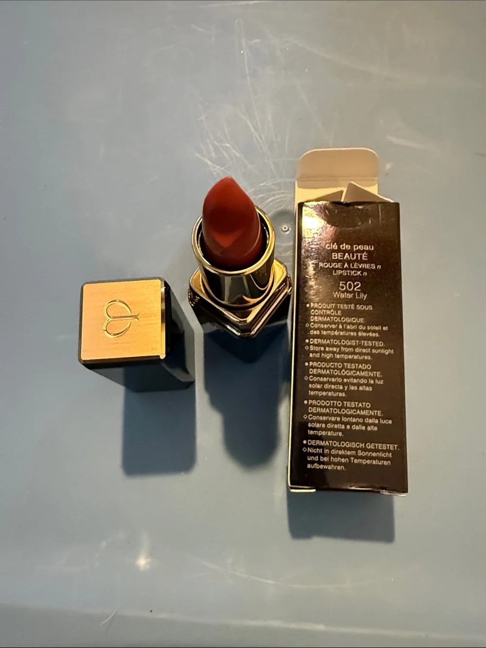 clé de peau Rouge à Lèvres Lipstick 502 Water Lily - Black & Gold Packaging - Picture 4 of 6
